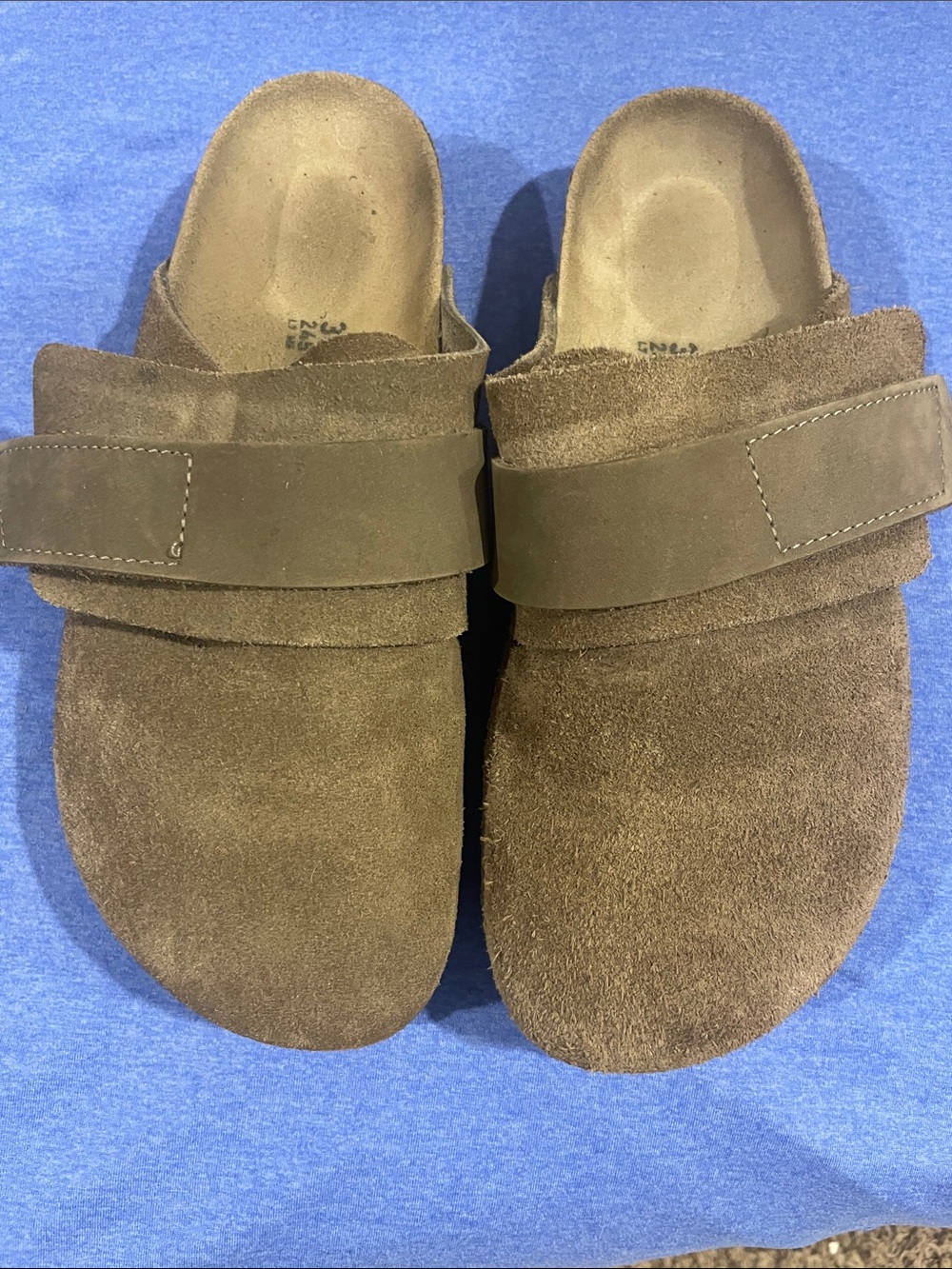 Birkenstock EU 38 Taupe suede.Velcro close.